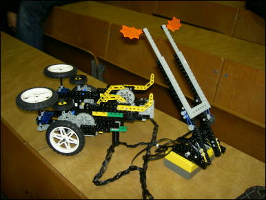 http://yakushi.shinshu-u.ac.jp/robotics-photo/2006-02-07/pict0246_Medium.jpg